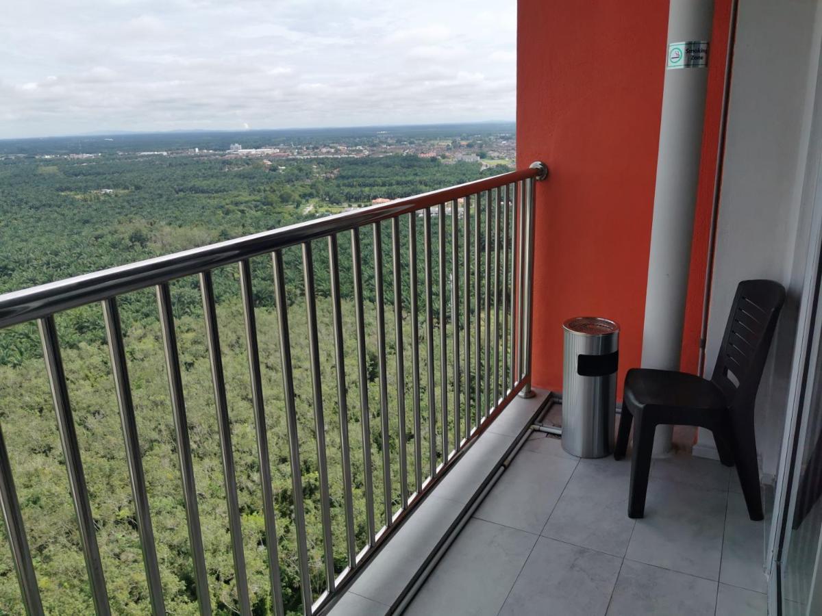 Coco Homestay 旅人の家@The Venus Sitiawan Perak Ngoại thất bức ảnh